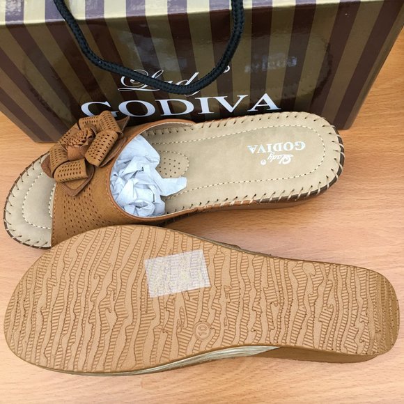 COPY - Lady Godiva Brown/Tan Flower Sandals Wedges, sz 10 - Picture 6 of 10